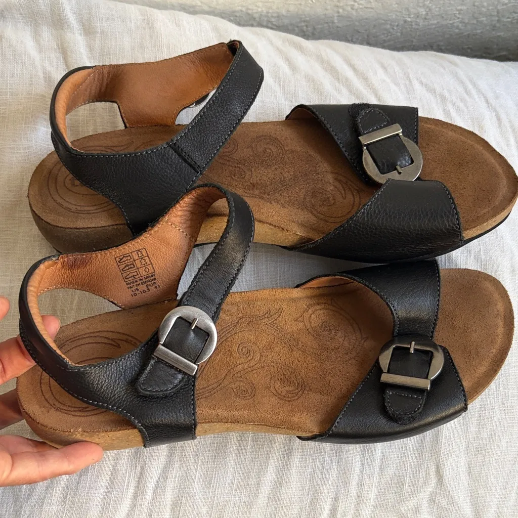 Taos Black Sandals with Buckle Straps Size 10 - Image 2