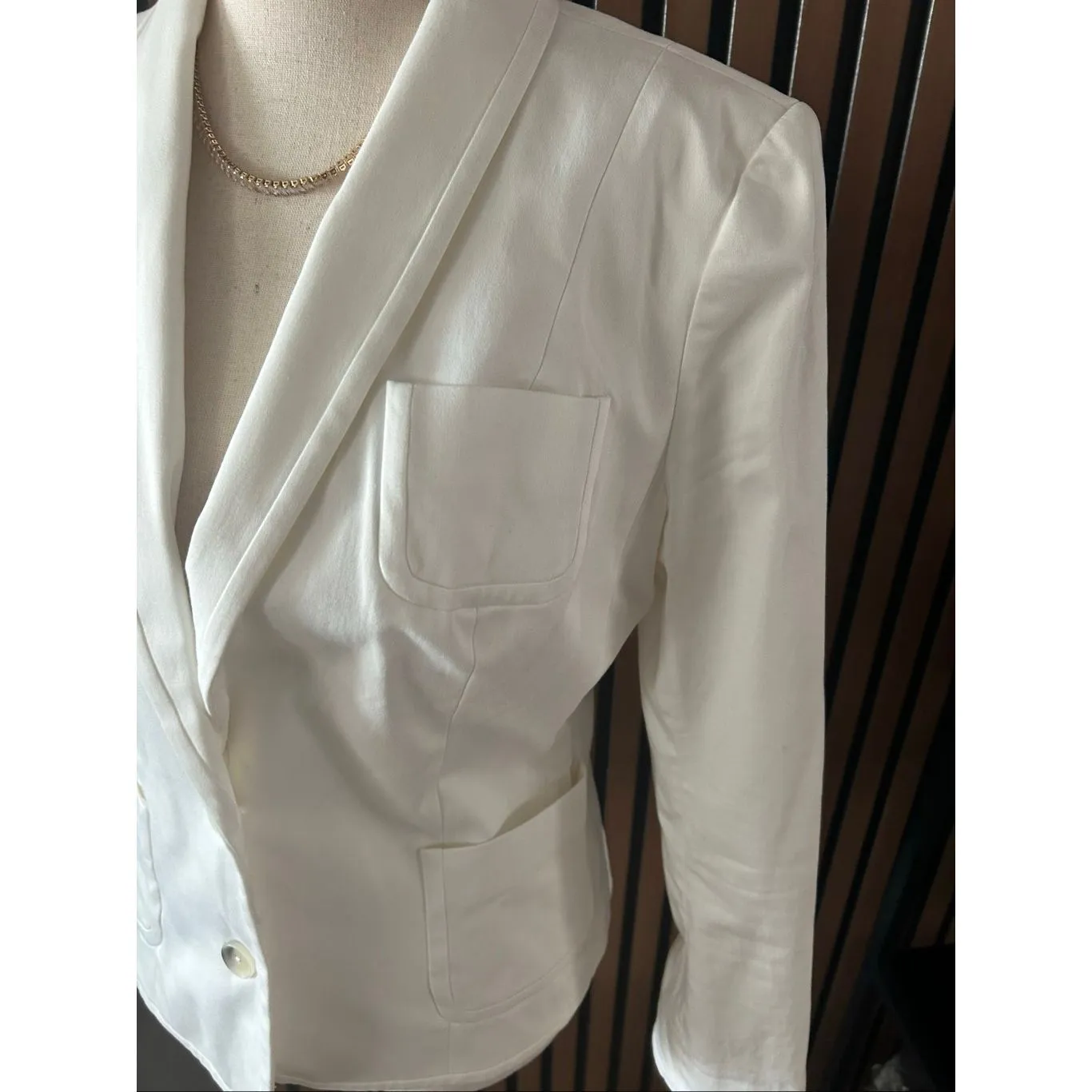 Express white cotton blazer size 6 work attire - Image 2