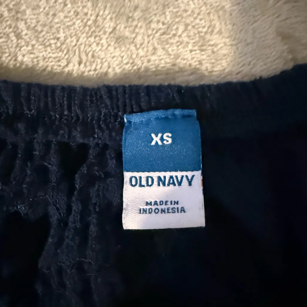 Old Navy Dark Blue Textured Blouse size XS - Image 2