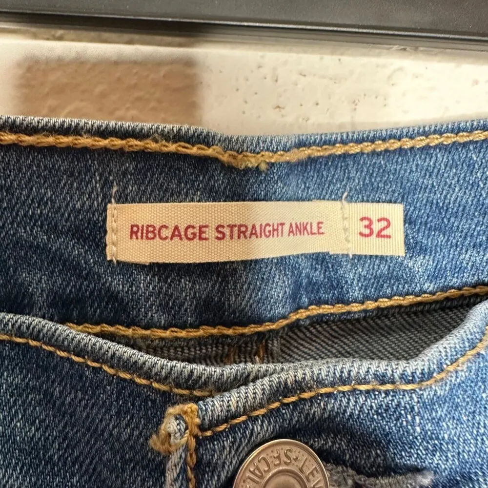 Levi's Ribcage button fly Straight Ankle Jeans‎ Sz 32" - Image 6