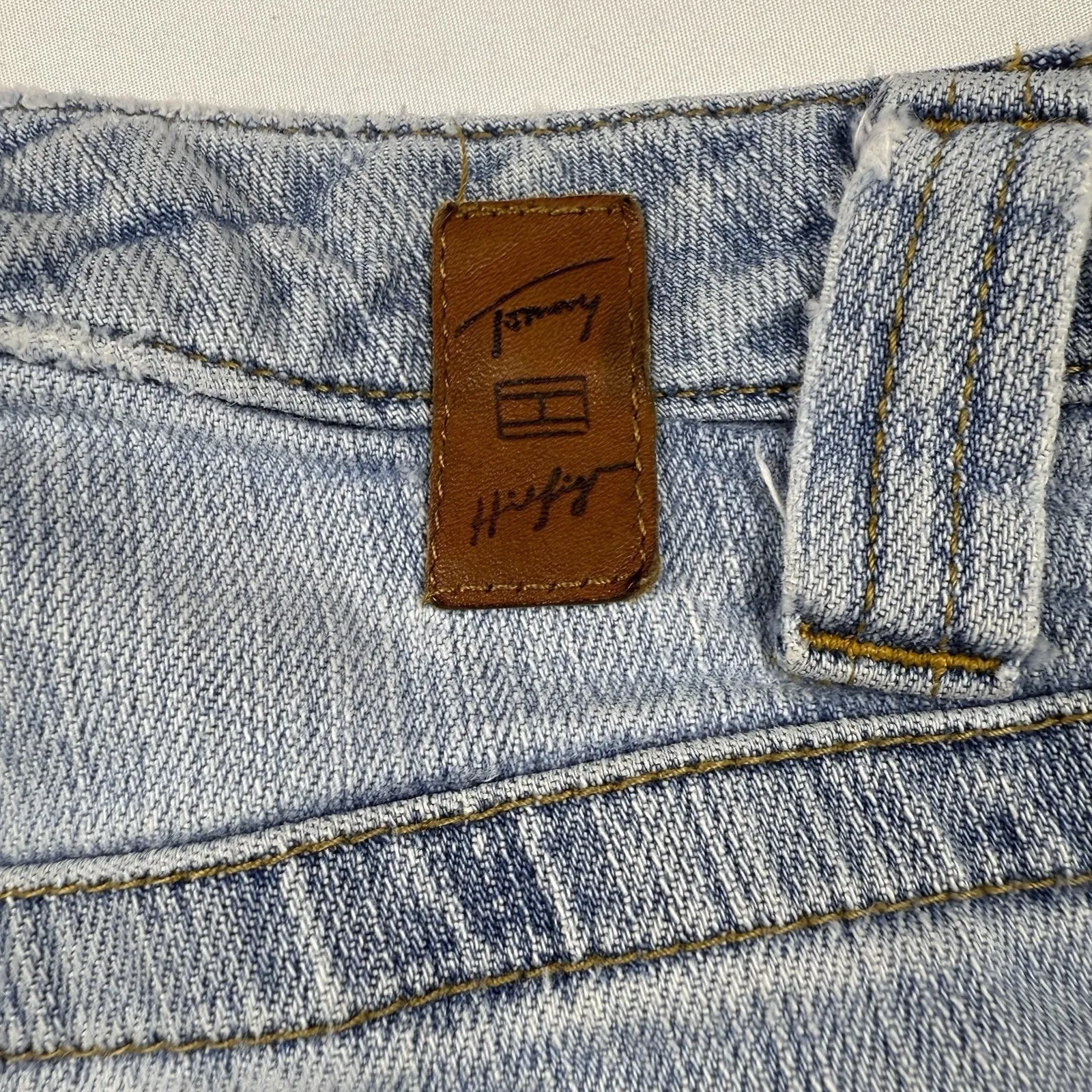 Tommy Hilfiger Women's Hipster‎ Boot Jeans Size 30"x31" Light Wash 2004 Vintage - Image 8