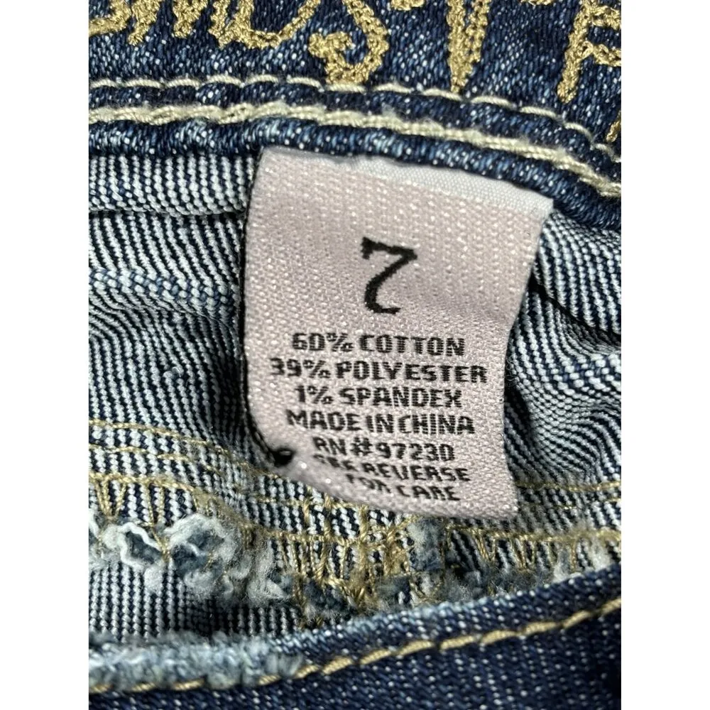 Almost Famous Capri Jeans Size 7 Distressed Cuffed Hem Fringe Detail Whistering - Image 4