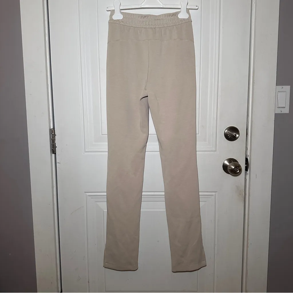 Lululemon Brushed Softstreme Split Hem Highrise Pants Sz 2 N. Ivory‎ - Image 7
