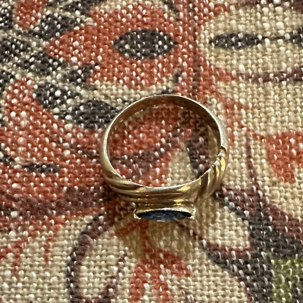 Elegant Silver and Blue Women's Ring - Image 5