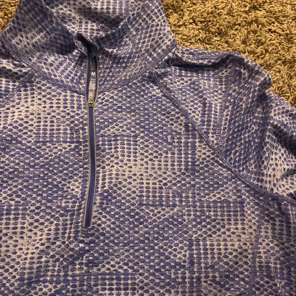 Kirkland Signature 🌺  patterned quarter zip athletic top - Image 2