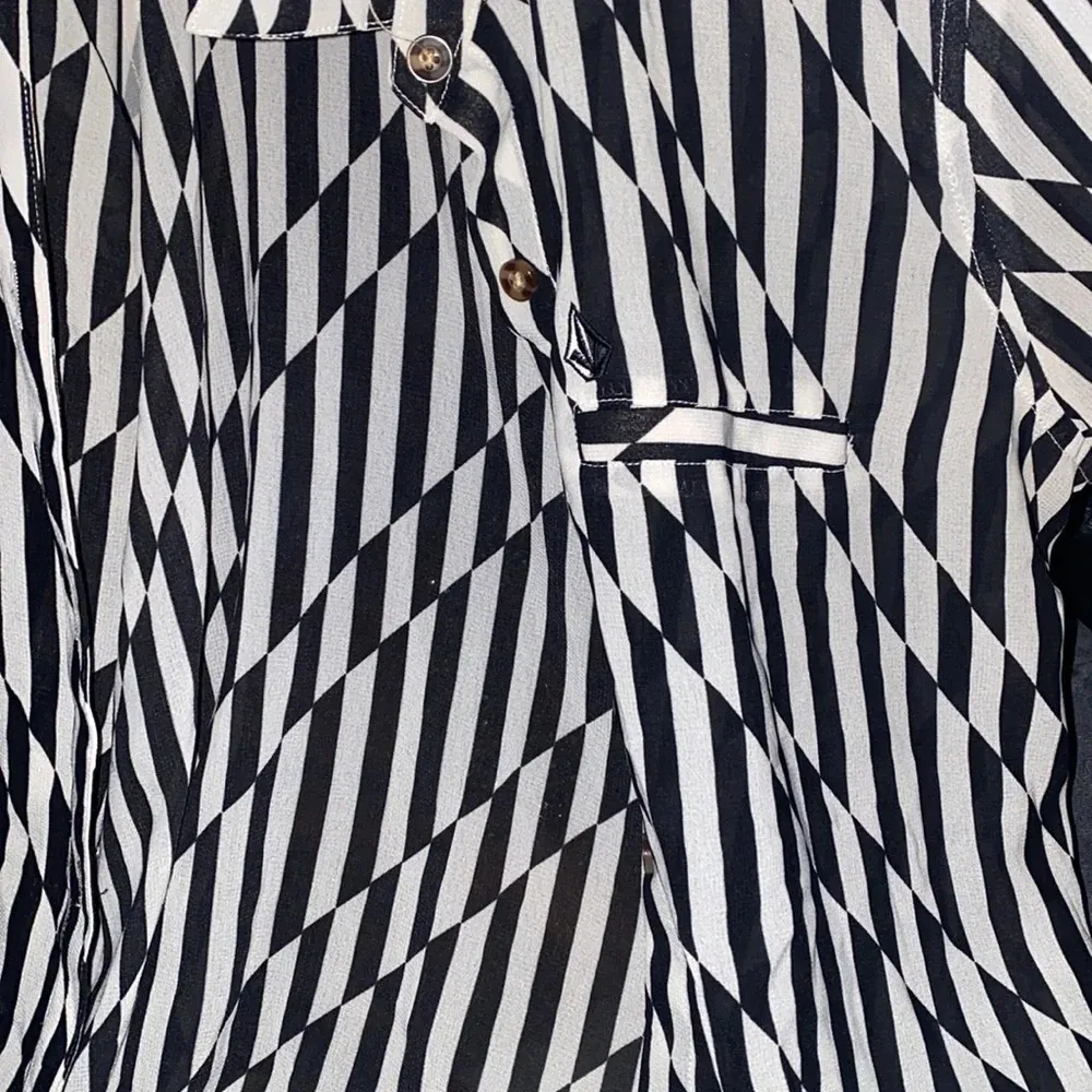 Volcom Sheer Button Down Blouse Sz M - Image 8
