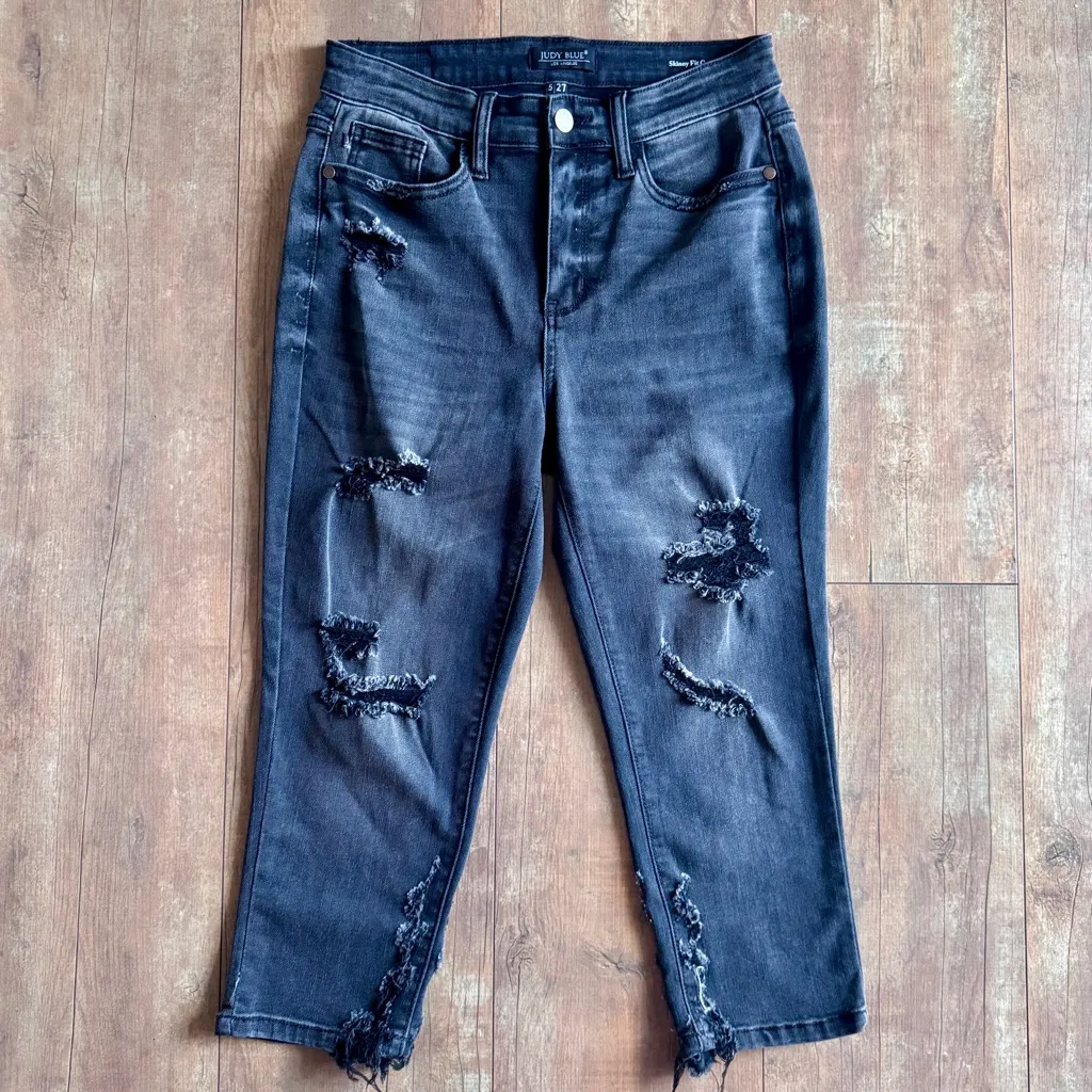 Judy Blue Skinny Fit Capri High Rise Distressed Black Stretch Jeans Size 5/27 - Image 3
