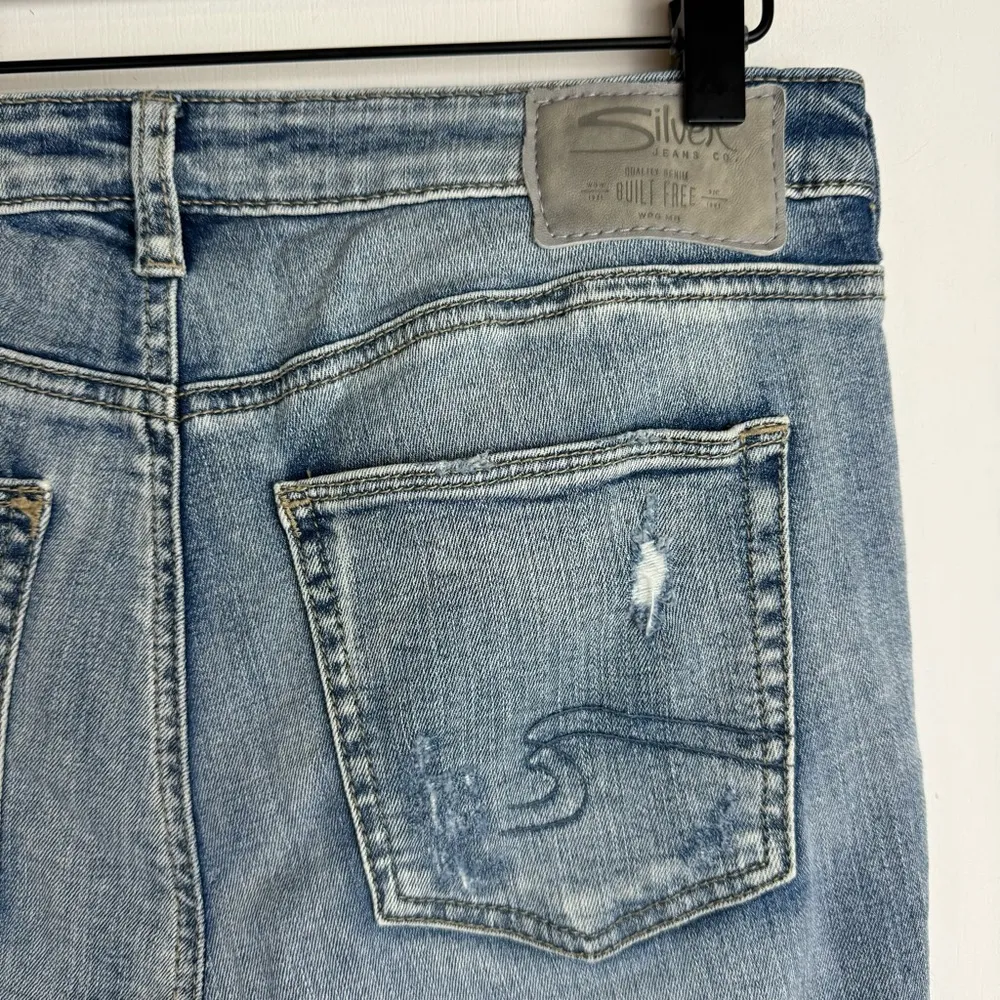 Silver Jeans Izzy Floral Embroidered Jeans Sz 28 Distressed - Image 9