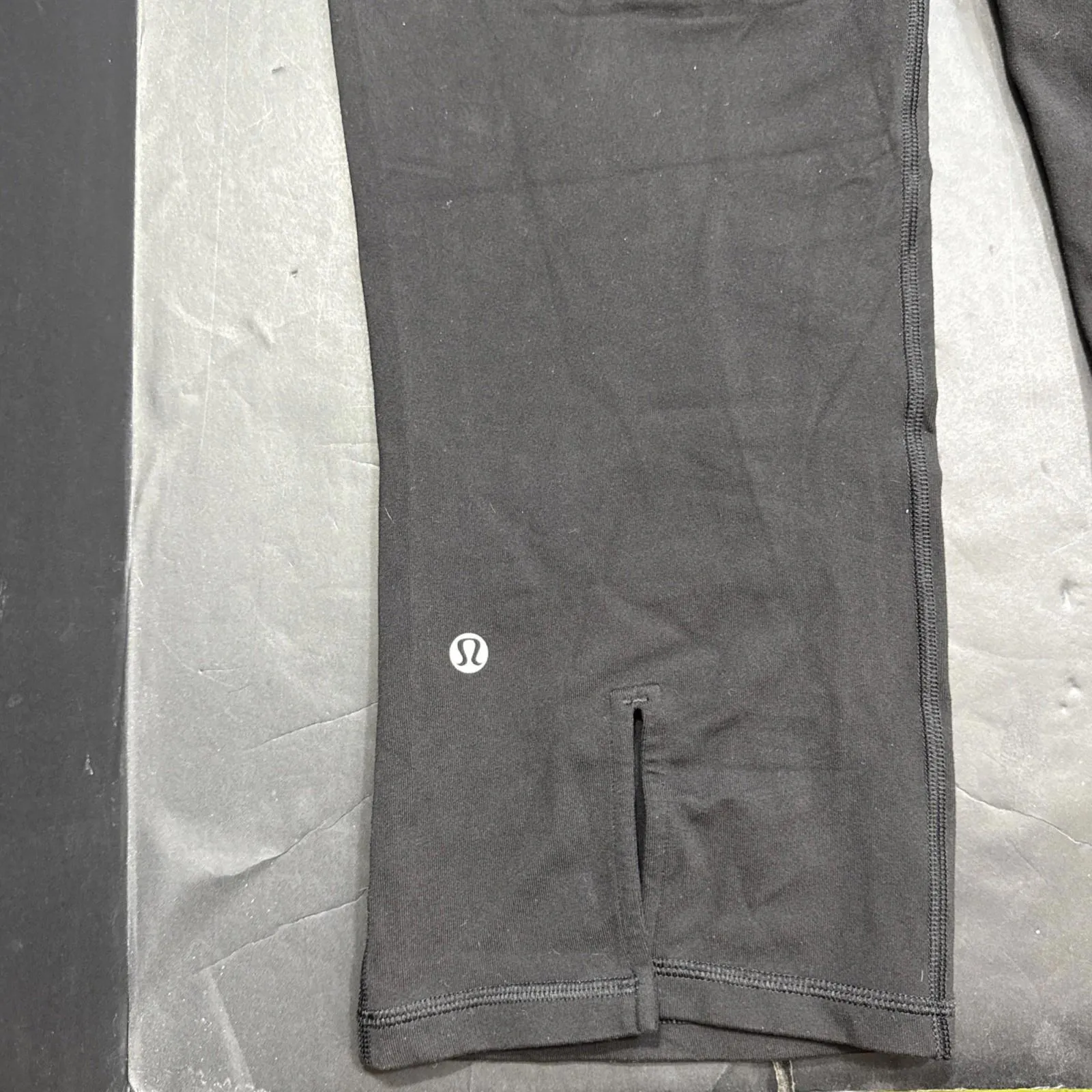 Lululemon Black Capri Straight Crop Slit Athletic Gym Athleisure Leggings Sz 10 - Image 11