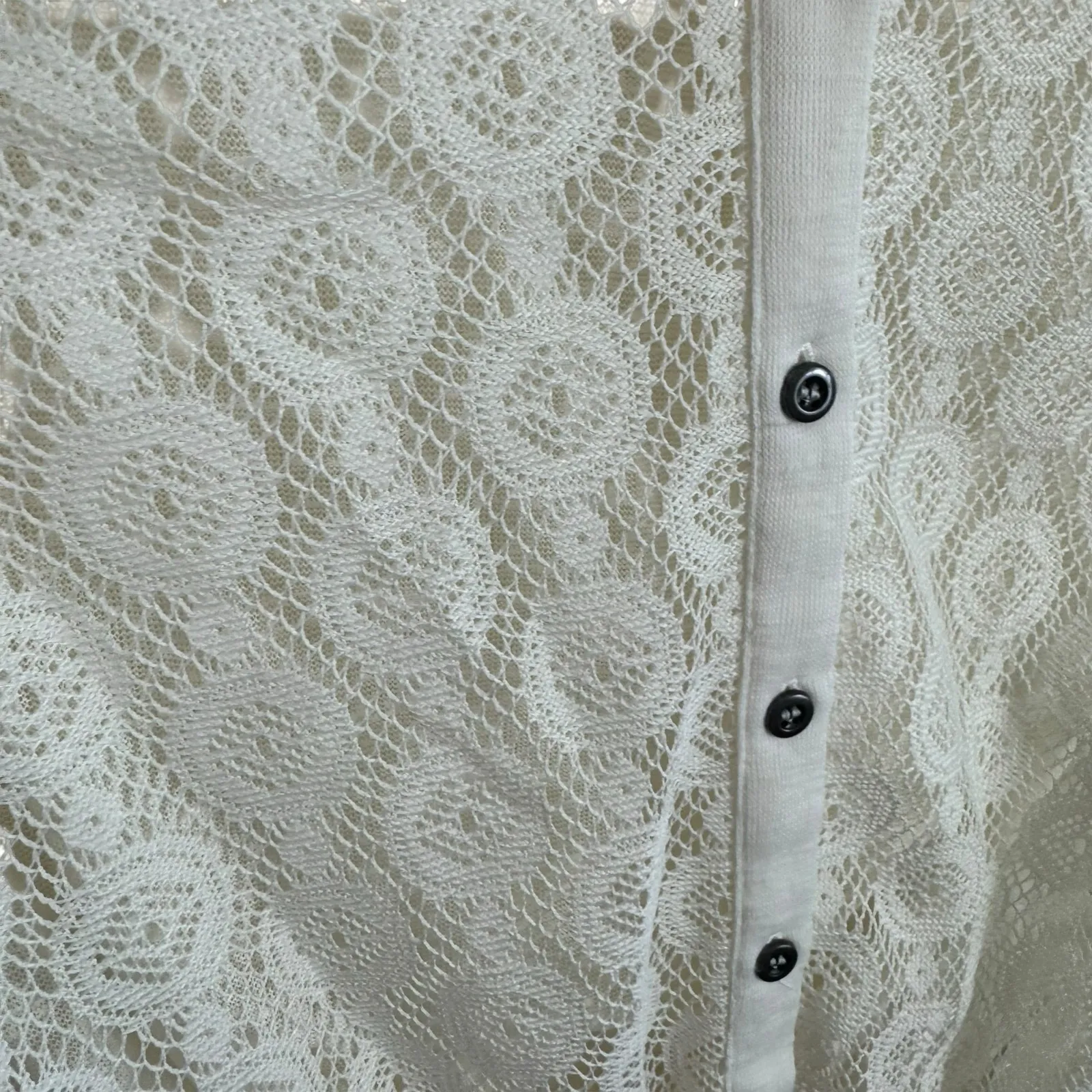 Dream Out Loud Selena Gomez Cream Lace Cropped Sleeveless Button Up Blouse XL - Image 3