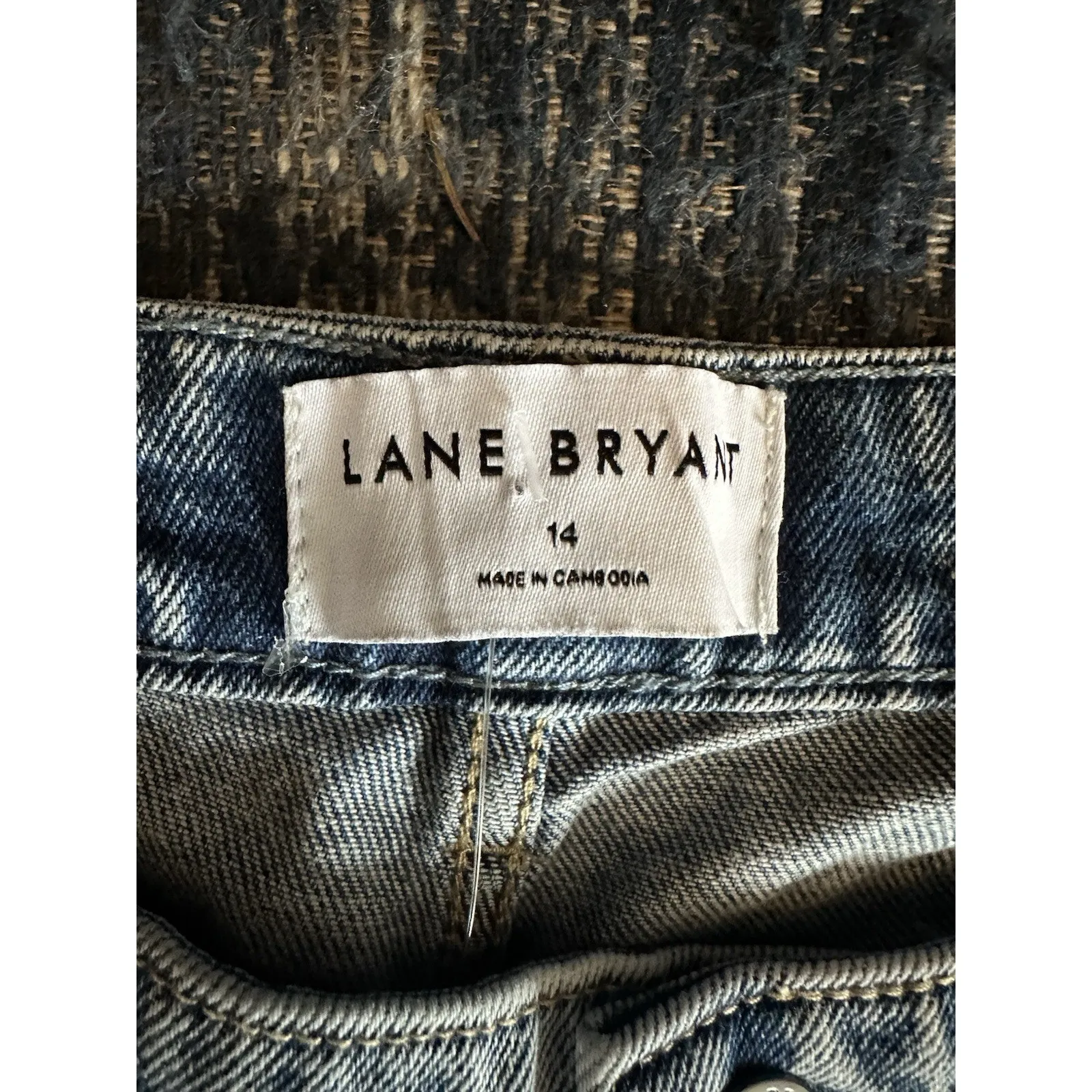 Lane Bryant Jean Shorts Signature Fit Mid Rise Boyfriend Bermuda Plus Size 14 - Image 4