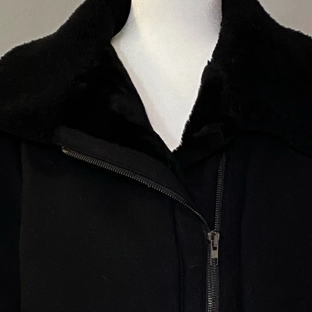 Vince cropped shearling fur lined moto jacket in black size small - Image 5