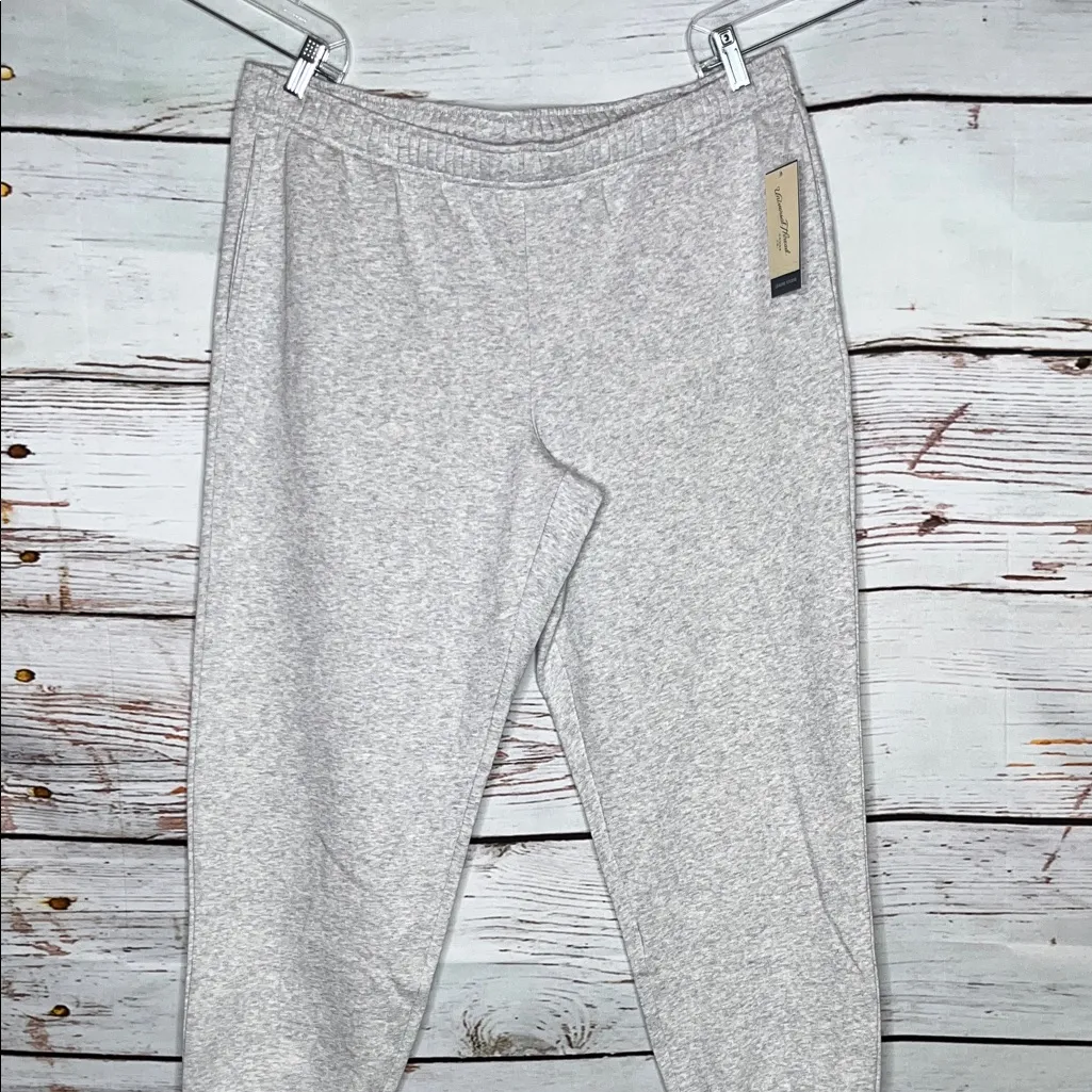 Universal Thread NWT Size XL Heather Gray Mid Rise Essential Jogger Sweatpants - Image 2