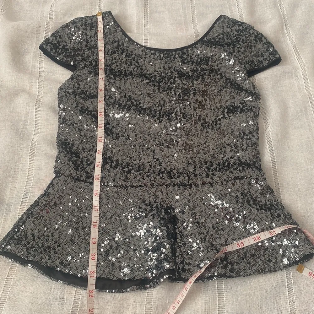 GB silver sequined top with cap sleeves. - Image 10