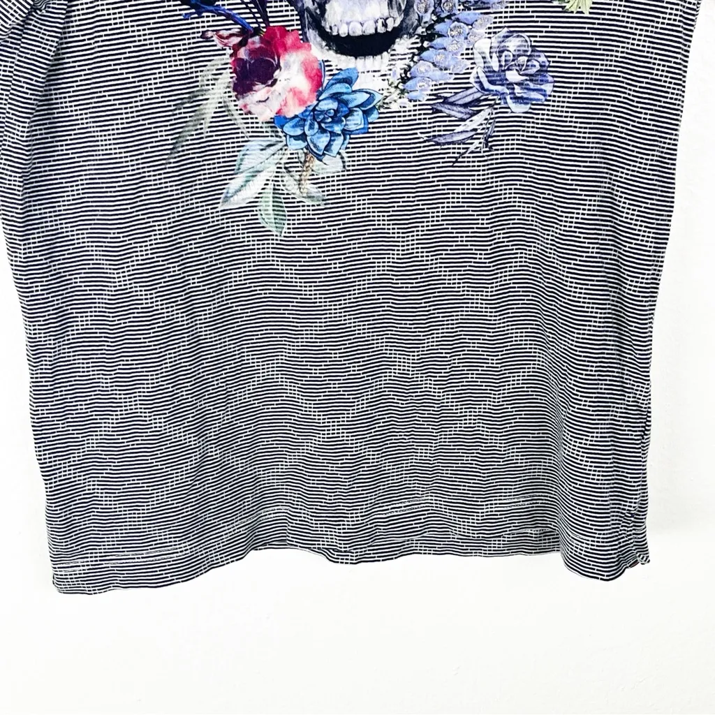 ROBERT GRAHAM 100% Cotton Striped Skull Graphic Short Sleeves Tee, Size Small - Image 6