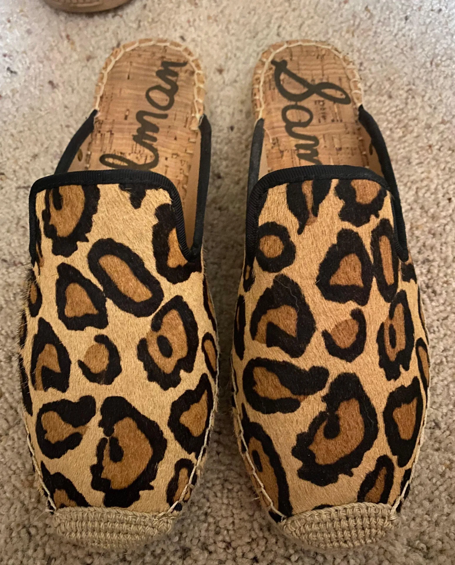 Like New-  Cheetah Print Slides - Image 2