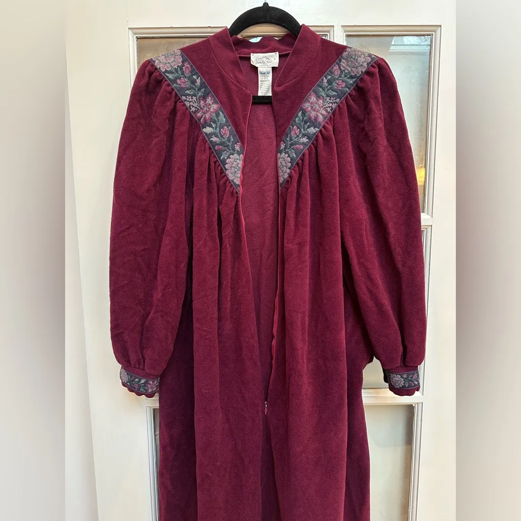 Vintage Vanity Fair Wine Red Floral Half Zip Nightgown Housecoat Robe Size S 70s - Image 3