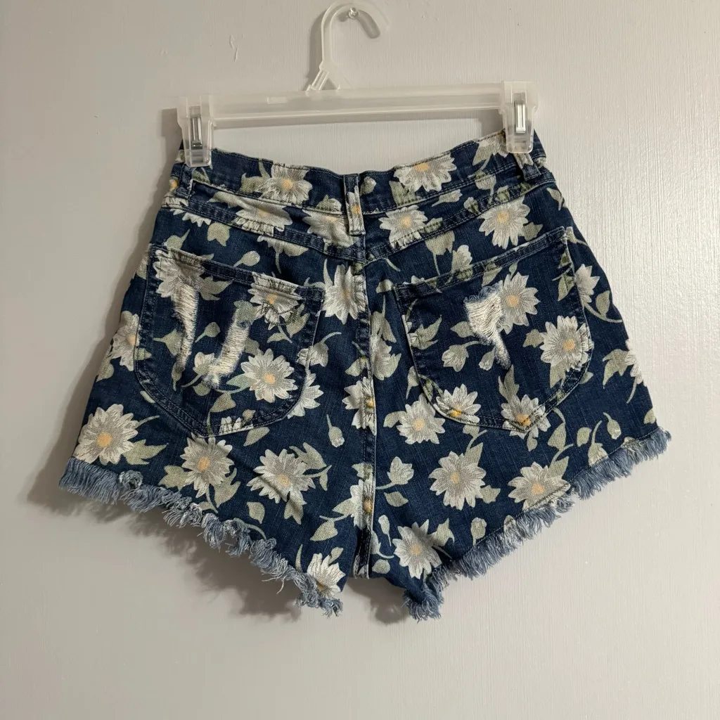 Show Me Your MuMu Daisy Duke Denim Floral Jean Shorts Size 25 - Image 2