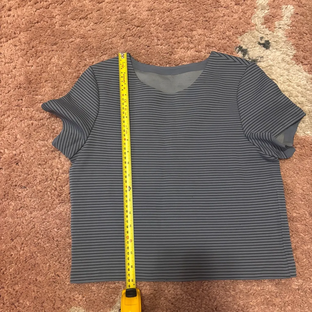 LULULEMON Shaped Short Sleeve Top Thick Scuba Boxy Tee Sterling Gray Size 6 - Image 9