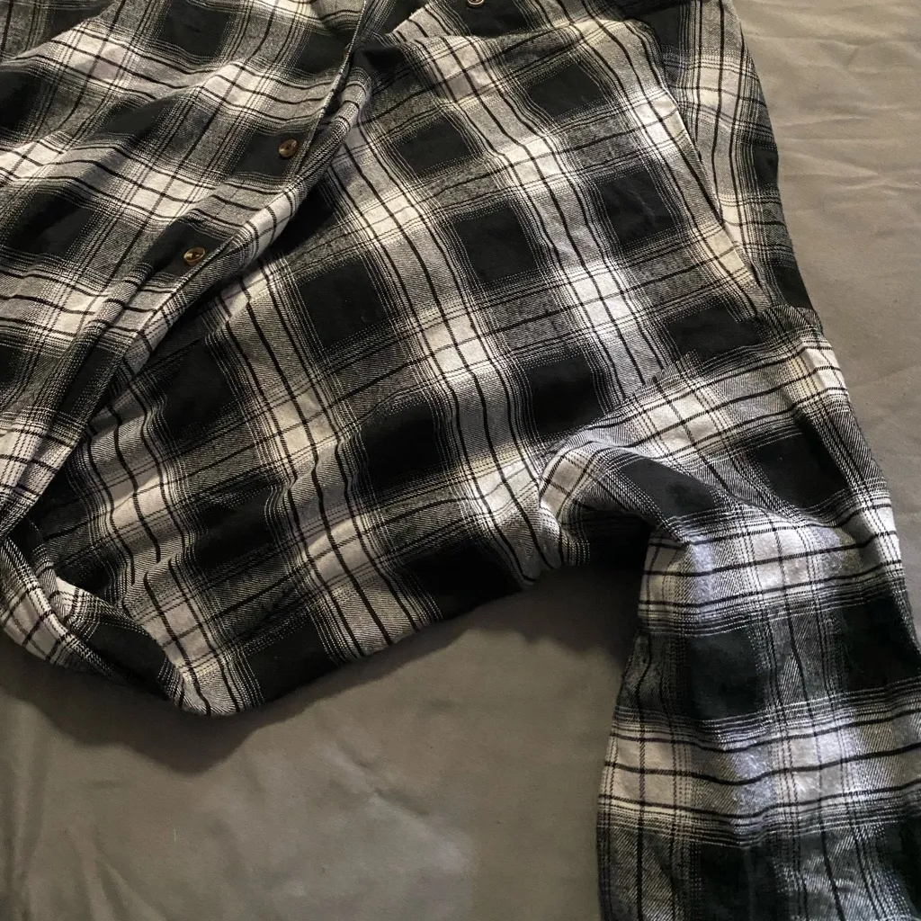 Black & White Plaid Batwing Button Up Shirt | Top - Image 4