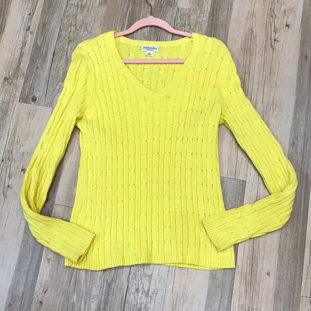 St. John’s Bay Cable knit yellow sweater sz small - Image 8