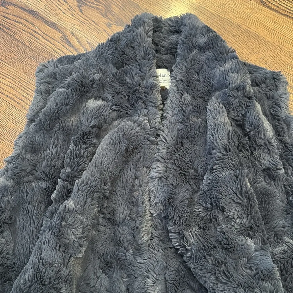 Dylan cozy faux fur vest, M - Image 2