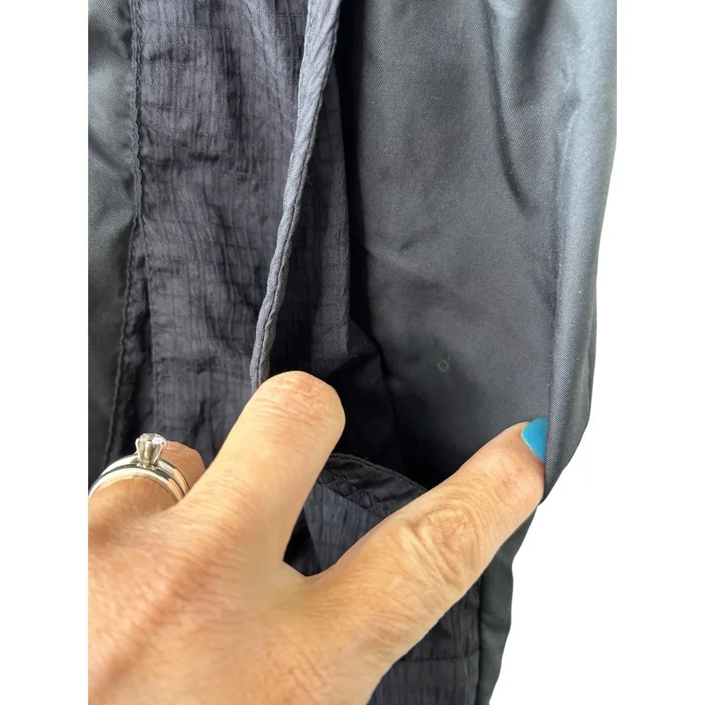 Nike Swoosh Black Woven Loose Fit Shorts Women's Size Large - Image 2