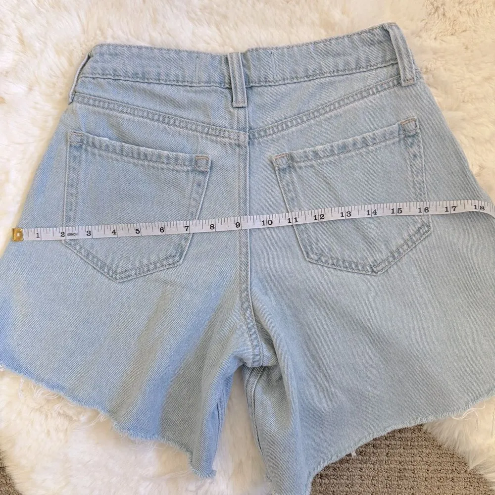 Hollister High-Rise Vintage Baggy Denim Shorts 23 - Image 4
