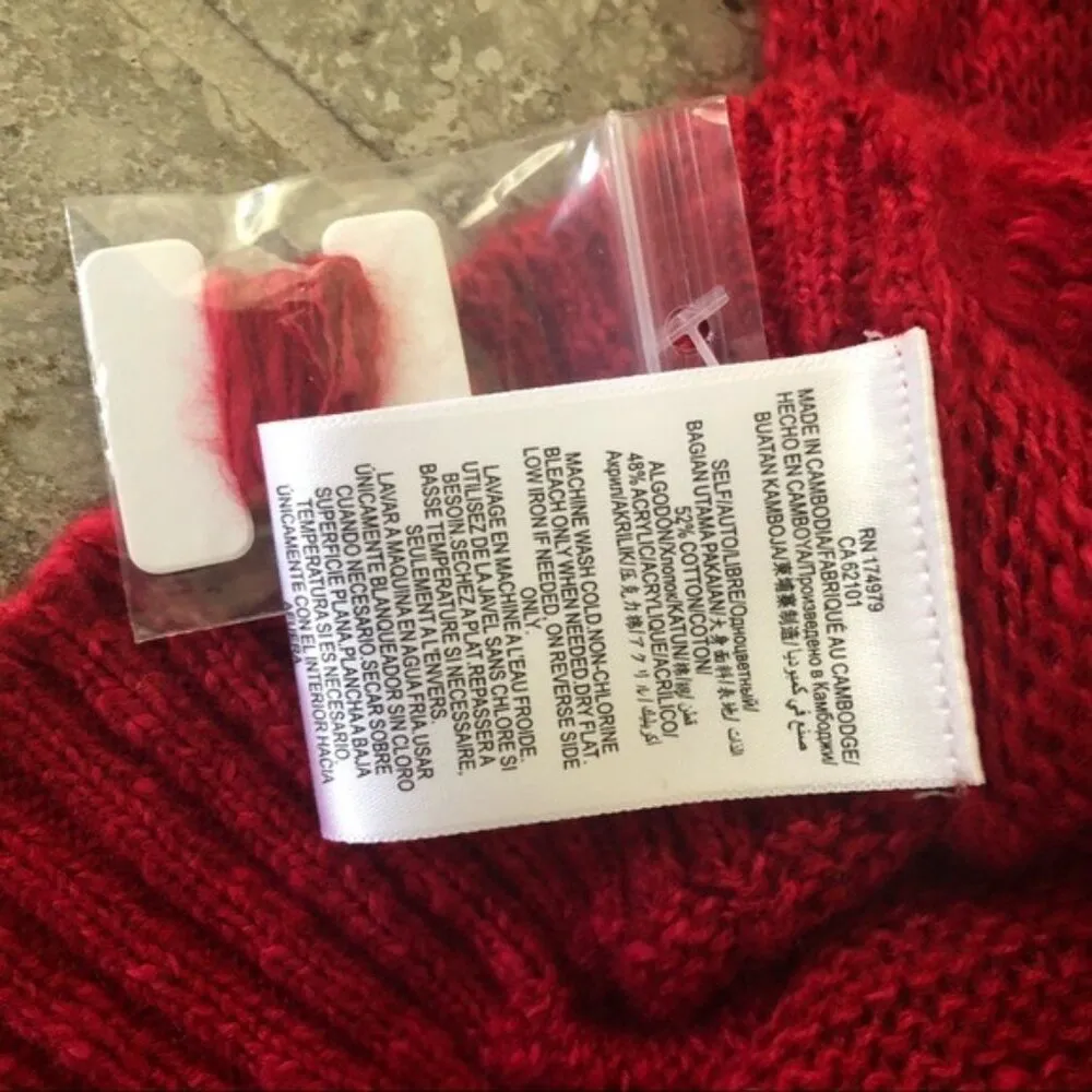 BCBG Twist Tie Sweater V-Neck Cropped in Red, Size XL New w/Tag - Image 6