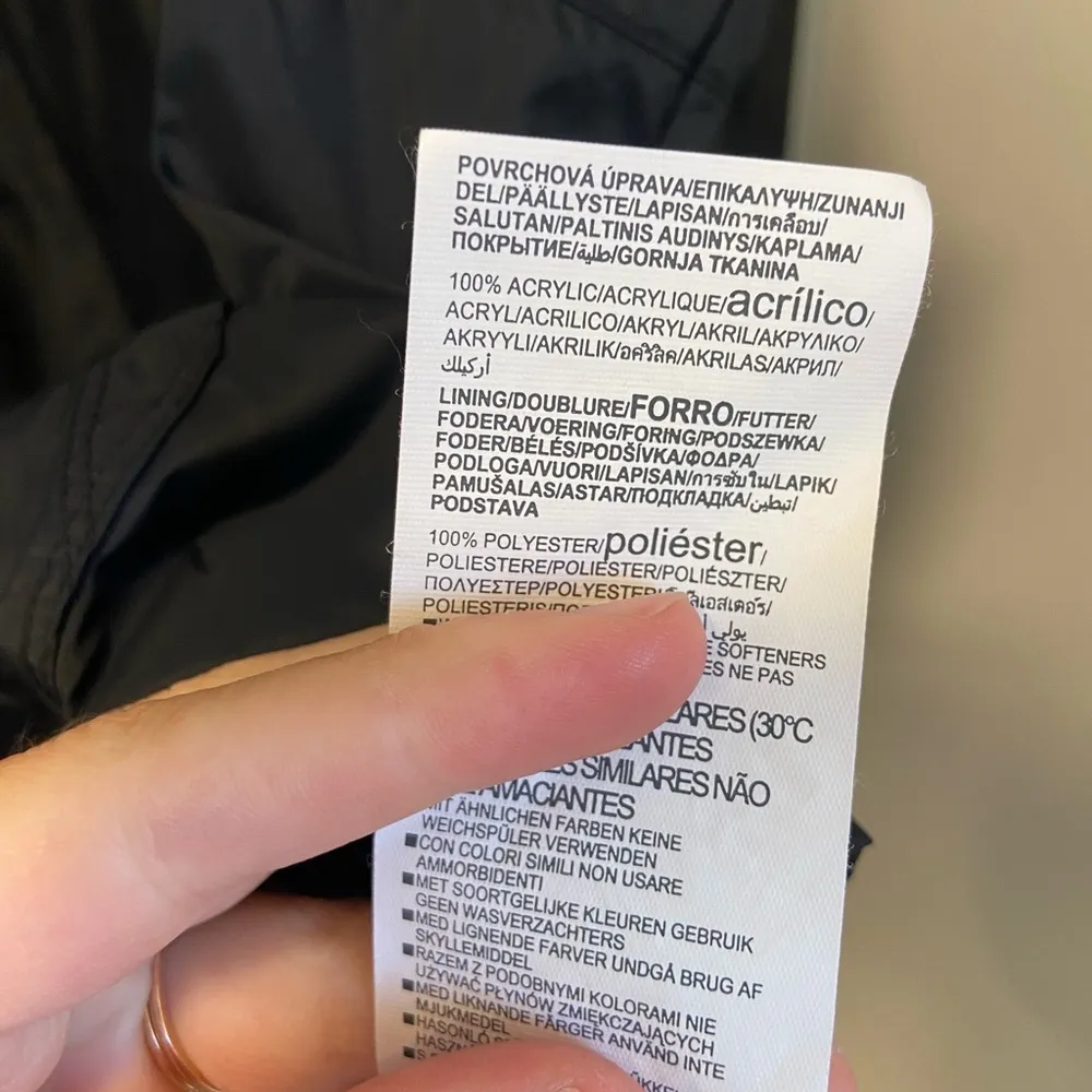 NWOT | Adidas women’s loose windbreaker vest‎ — medium - Image 5