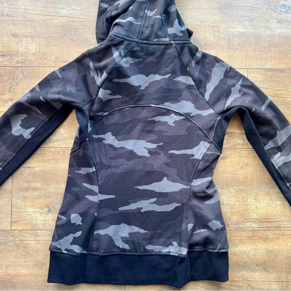 Athleta Triumph Printed Hoodie Jacket Full Zip Camo Print Gray Black Size XS - Image 4