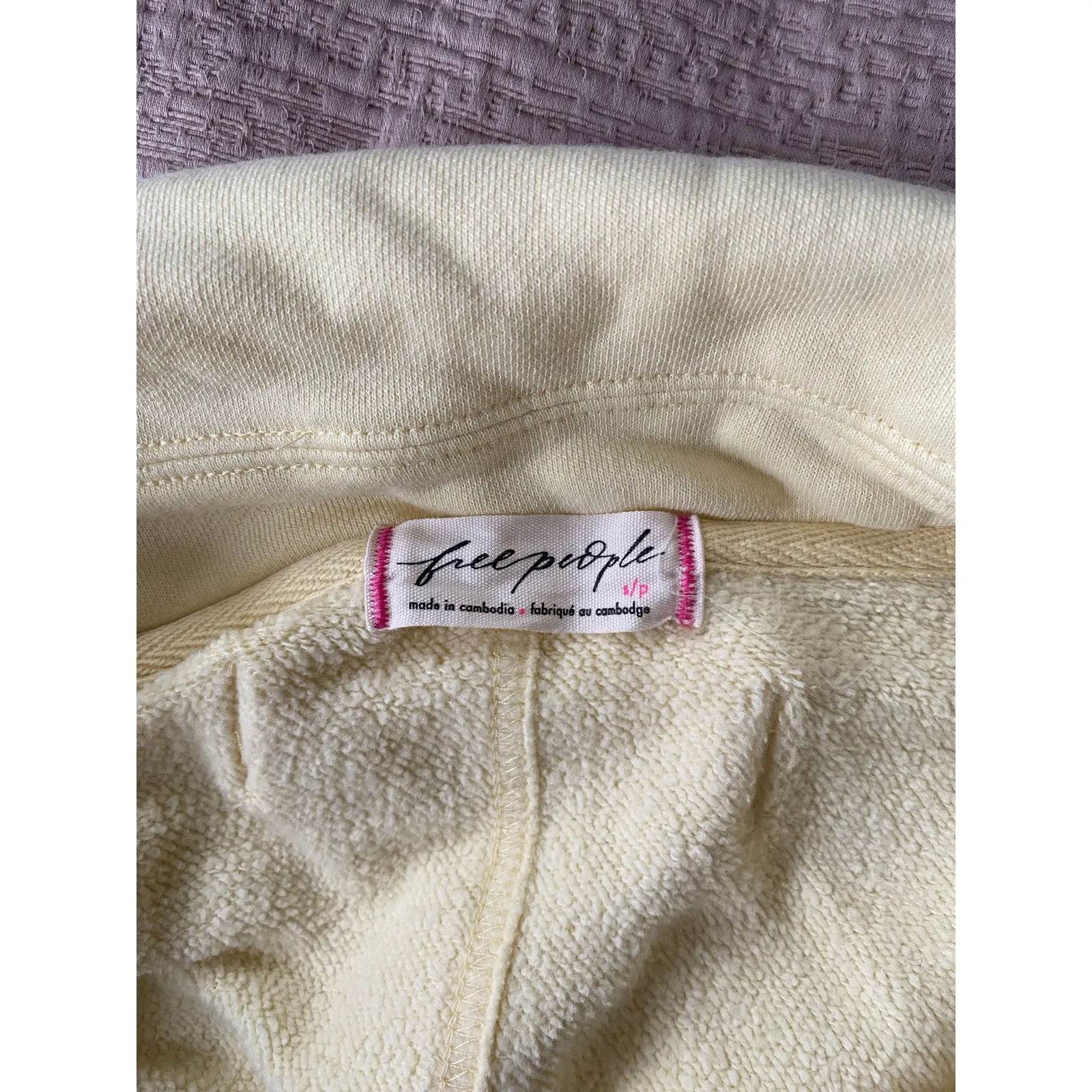 FREE PEOPLE Alexa Sweatshirt in Yellow Flan Size Small - Image 12