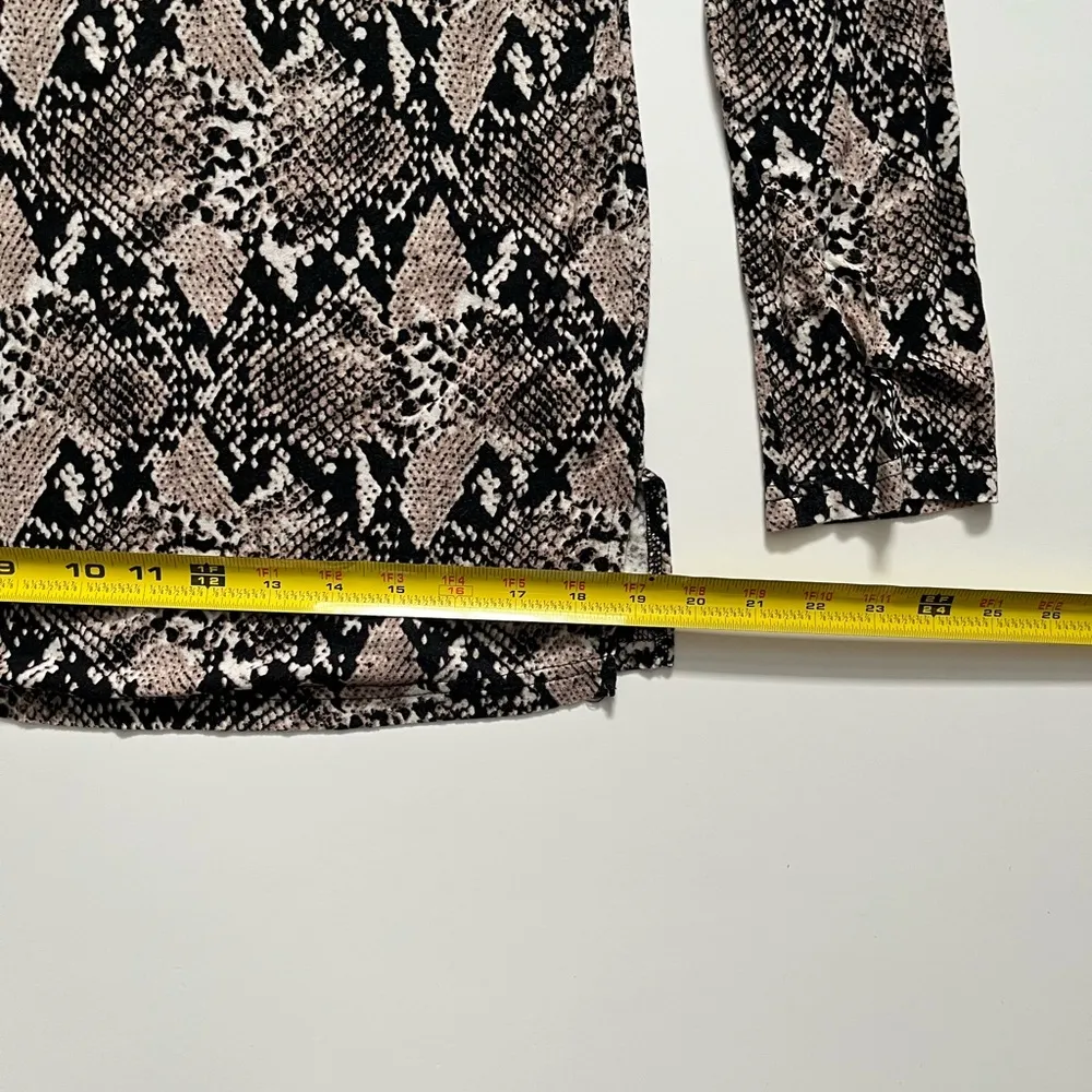 Mario Serrani Black and Tan Long Sleeve Blouse - Image 5