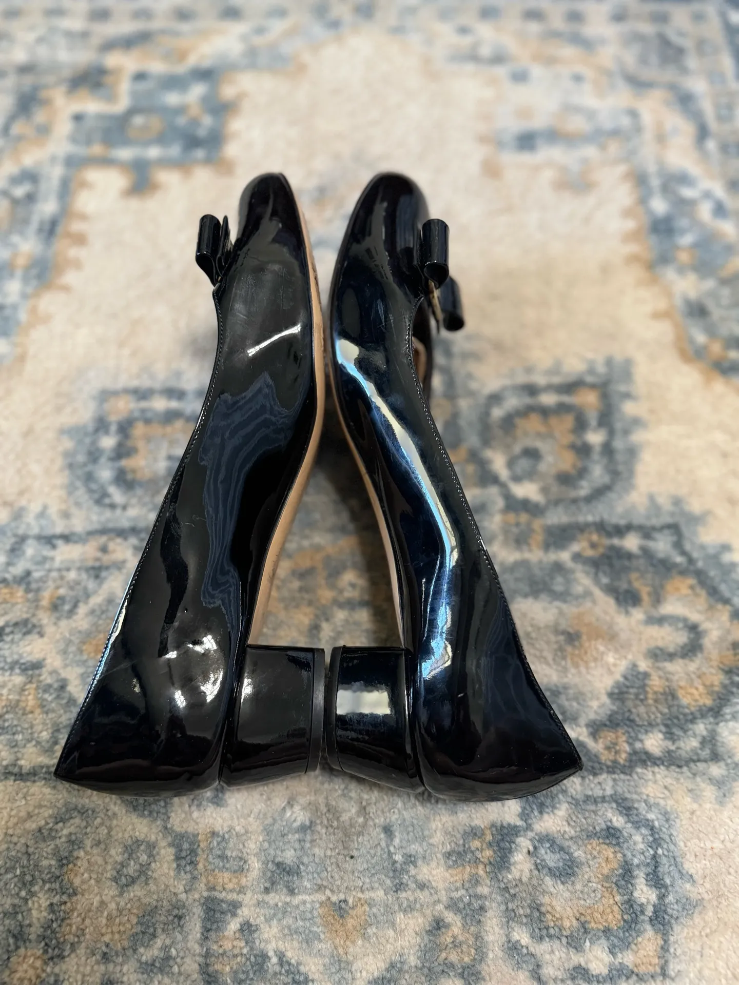 Salvatore Ferragamo Vara Bow Pumps Black Size 12B - Image 7