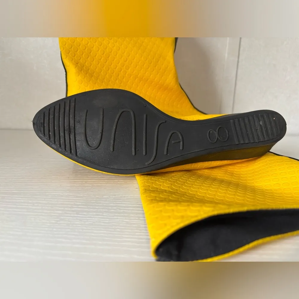 Unisa RARE yellow fashion rain boots Women’s size 8 - Image 3