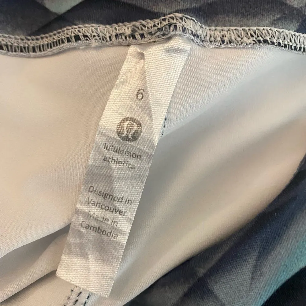 Lululemon SZ 6 blue abstract cropped leggings - Image 3