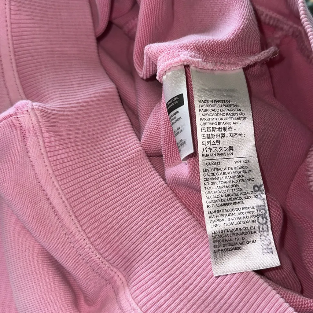 NWT LEVI'S  Rue Quarter Zip Sweatshirt Pink - Image 4