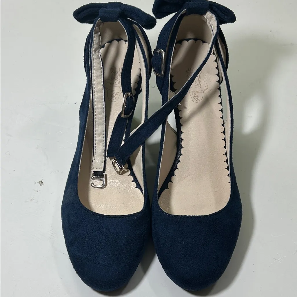 Chic Navy Women's Heels with Bow Detail Blue Size 8 - Image 10