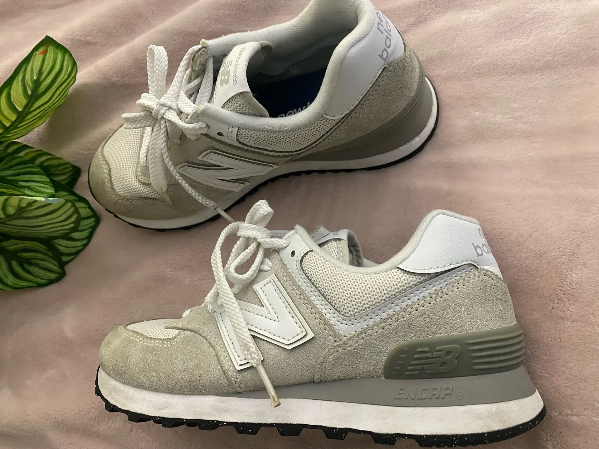 NEW BALANCE Classic 574 Lifestyle Sneaker Shoes Size Womens 6 - Men’s 4.5 - Image 5