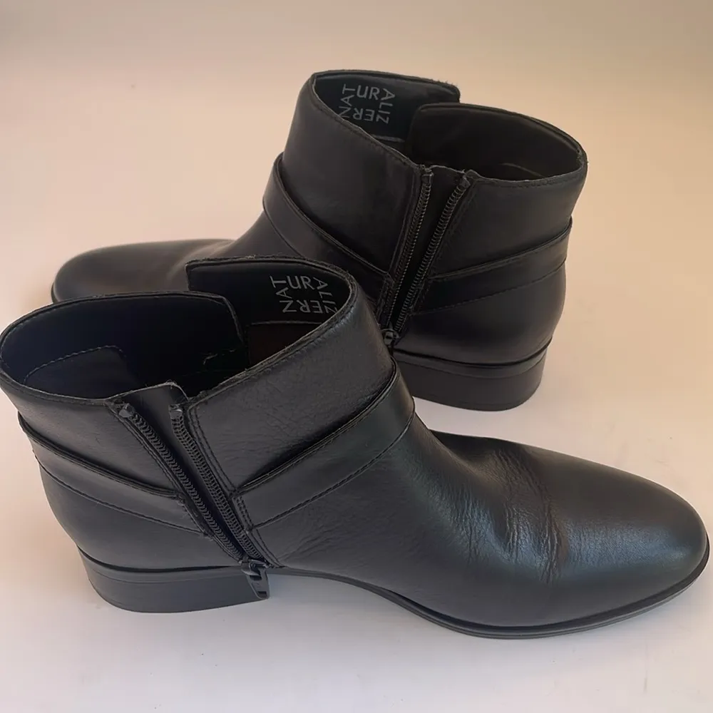 Naturalizer Ronan Black Leather Ankle Boot Strap Silver Buckle Moto Women’s 7.5M - Image 9