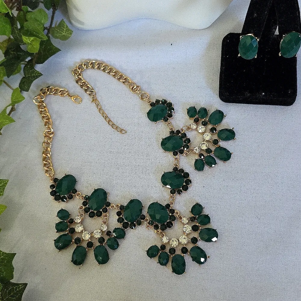 Statement Gold and Green Necklace with Earrings Set - Image 2