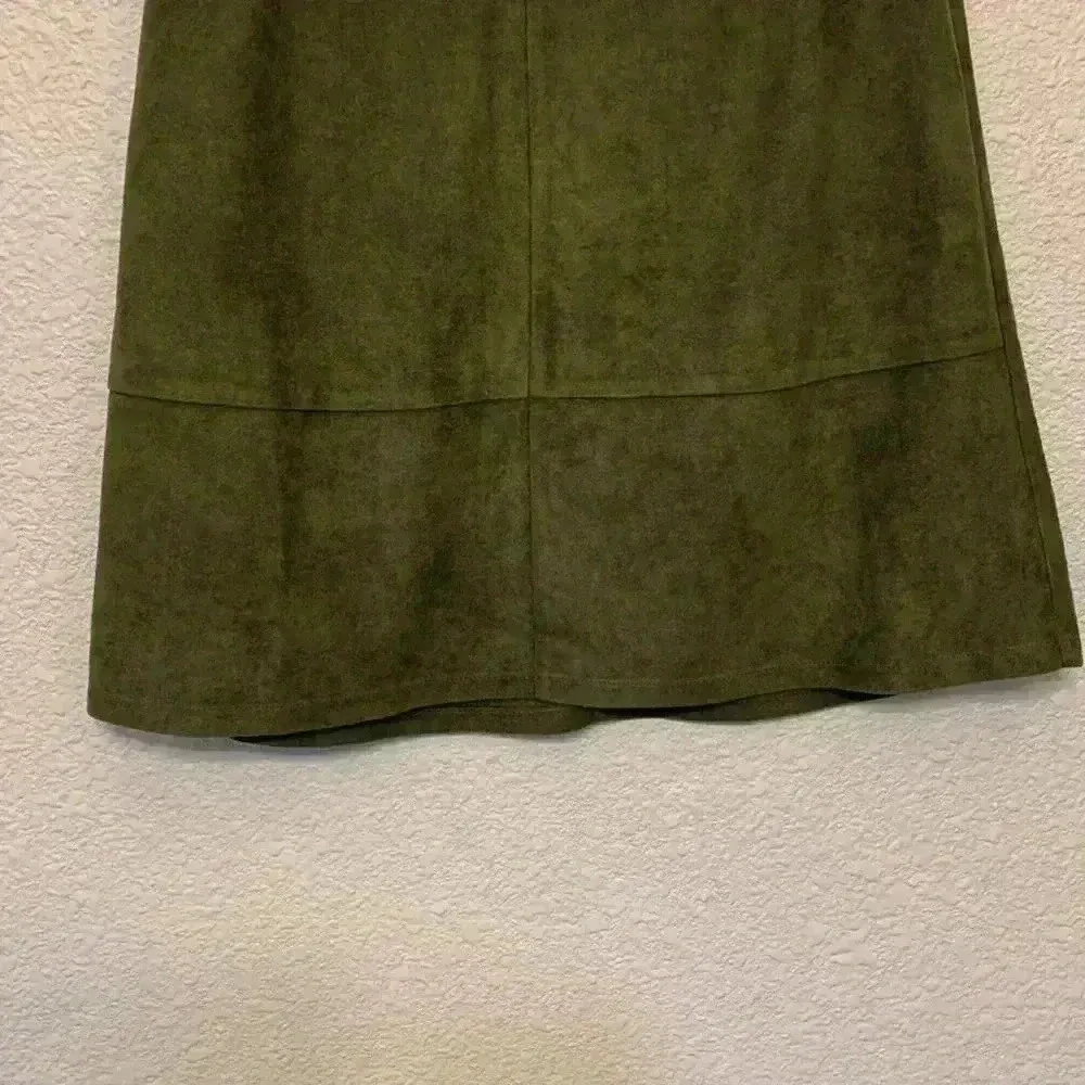 Green faux suede mini skirt size M fall winter holidays dressy preppy streetwear Size M - Image 3