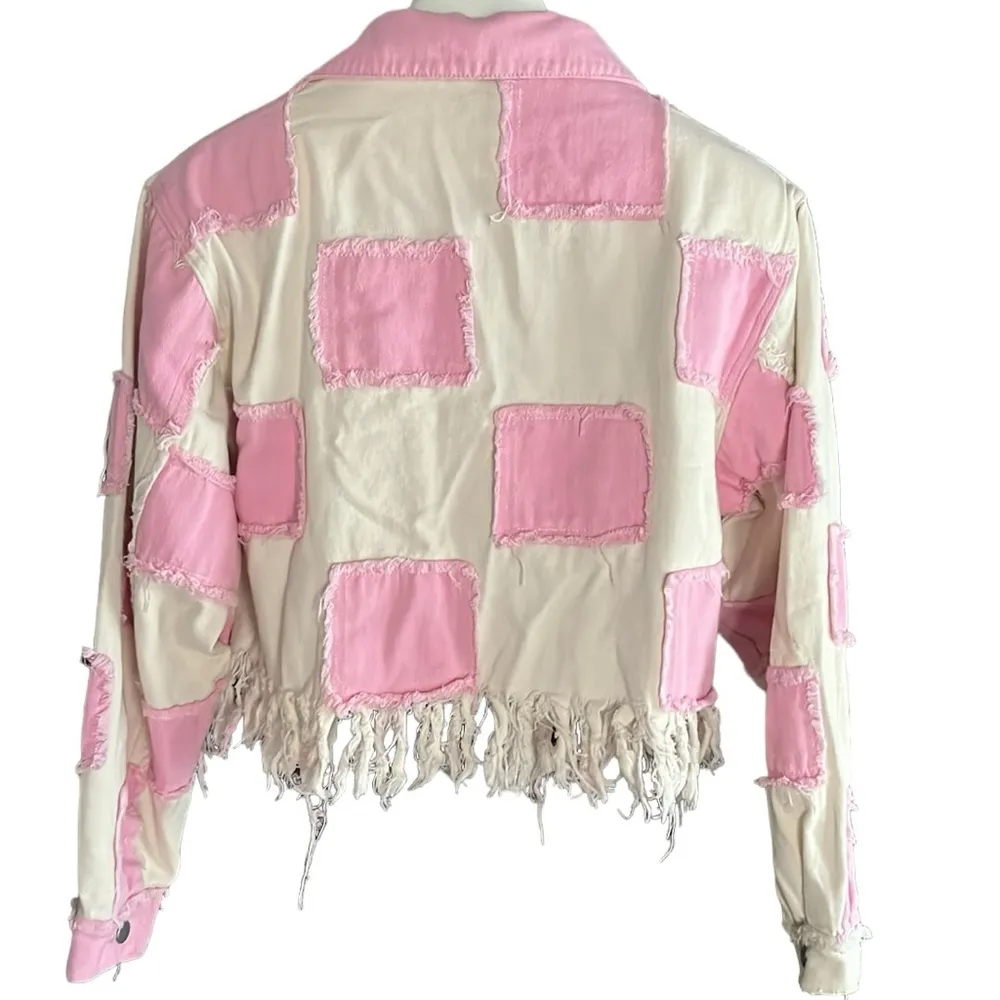 POL  Patchwork Fringe Distressed Denim Jacket - Pink/Off White - Image 4