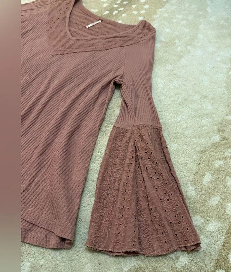 Free people ribbed lace crochet long sleeve top women’s size medium - Image 4