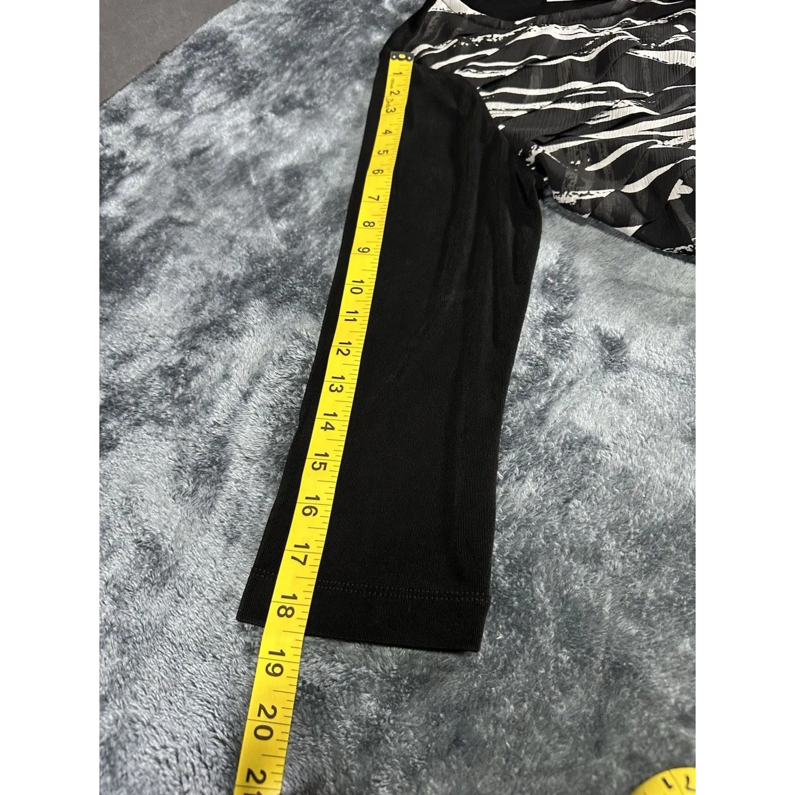 Chico's Travelers Black White Abstract 3/4 Sleeve Knit Top Size 1 (M) - Image 6