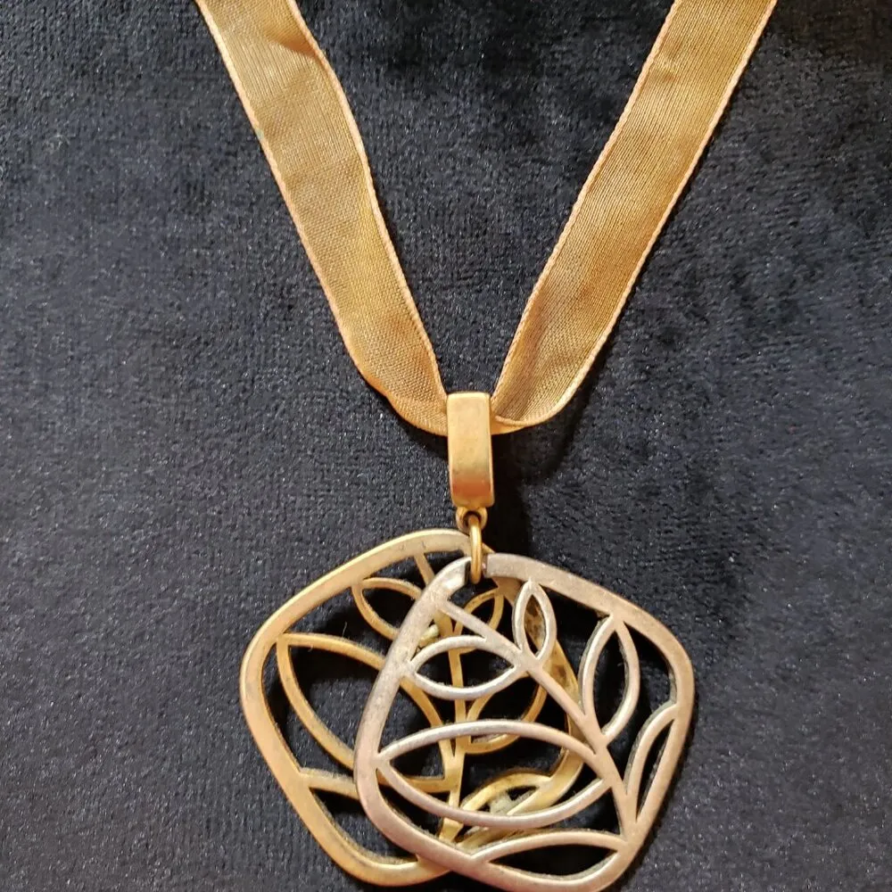 Women Gold - Image 2