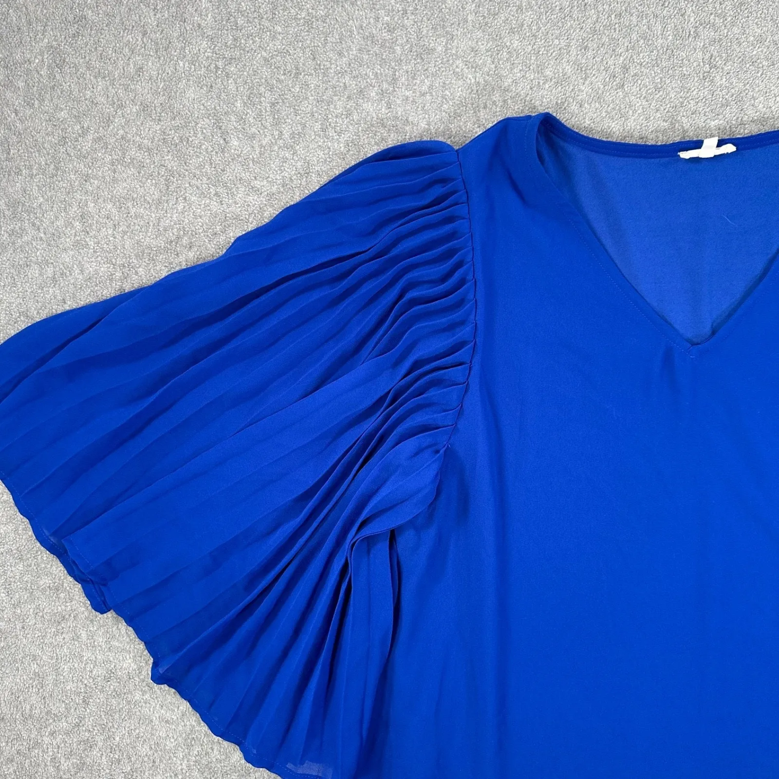Jodifl Blue Pleated Sleeve Blouse Women's Medium V-Neck Lined - Image 2