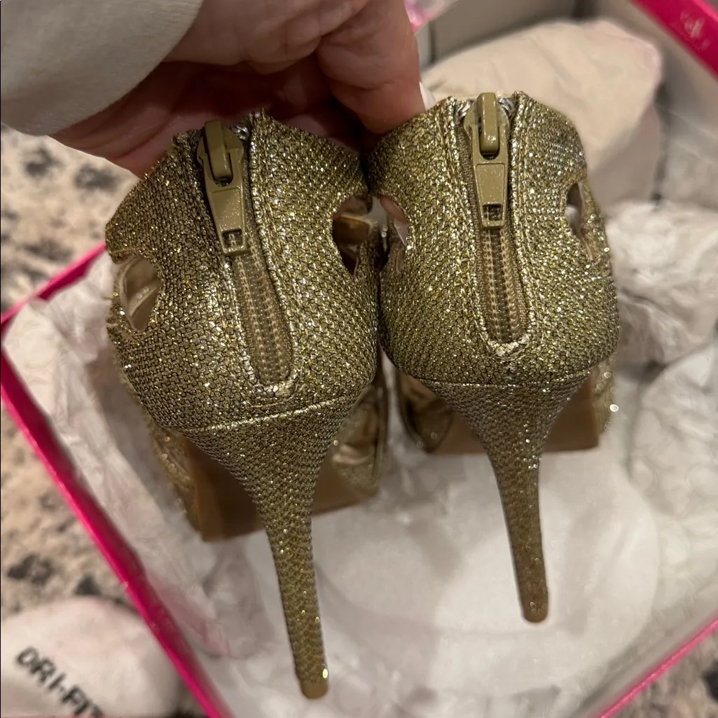 Chinese Laundry ‘Impress’ Gold Glittered Heels - Image 7
