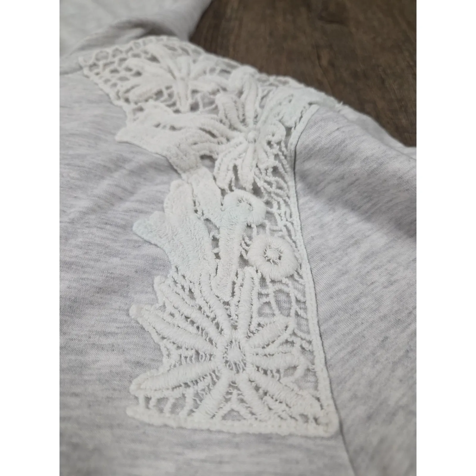 Chico's Zenergy Hoodie Gray Full Zip Lace Trim Pockets Long Sleeve Jacket 2 - L - Image 6