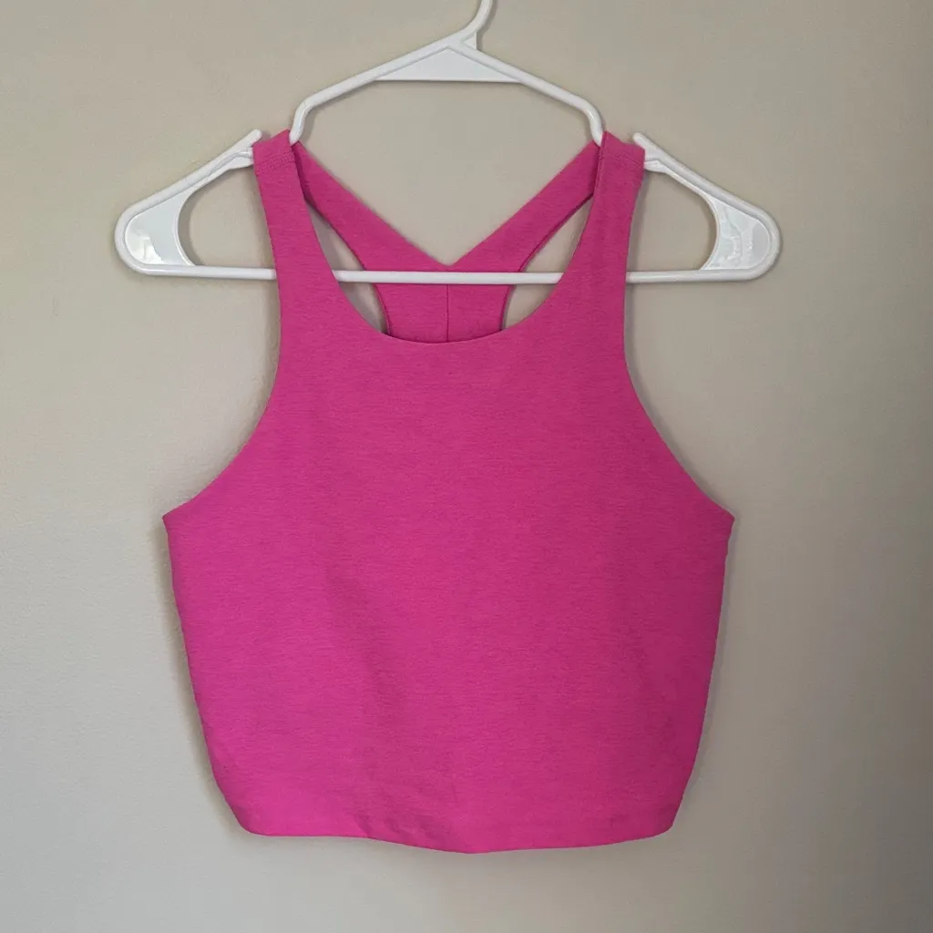 Beyond Yoga Focus Crop Razorback Tank in Pink Hype Heather - Image 2